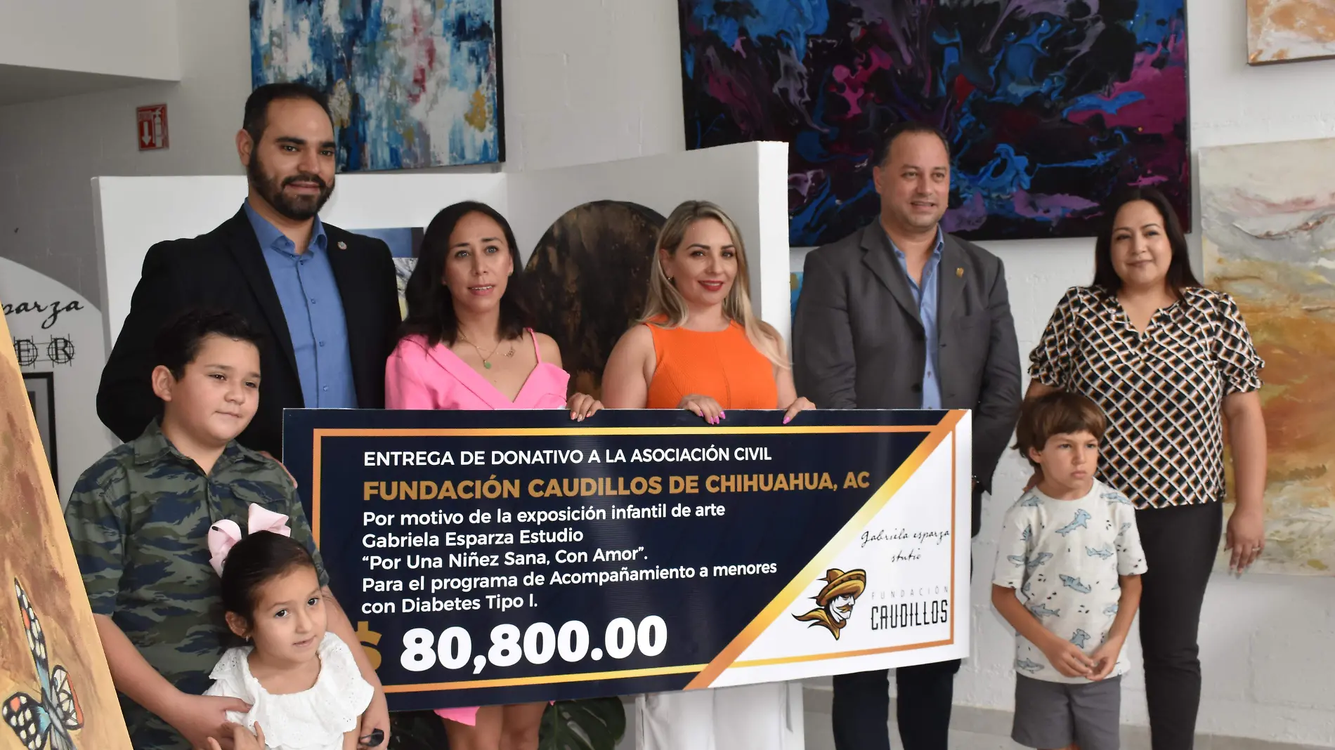 ENTREGA DONATIVO FUNDACION CAUDILLOS (9)